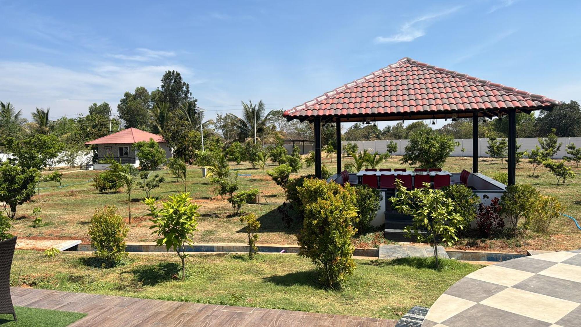 Raj Home Stay Mysuru Zewnętrze zdjęcie